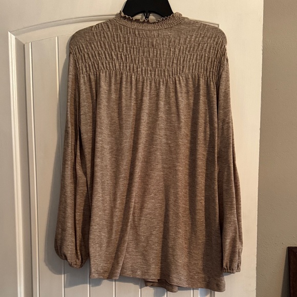 JODIFL Tops - JODIFL Taupe Long‎ Sleeve Blouse